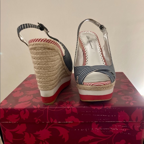 Lulu Townsend - Women’s Wedges. Size 10 - Picture 5 of 6